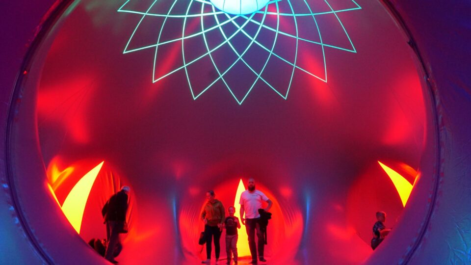 Luminarium, Thursday